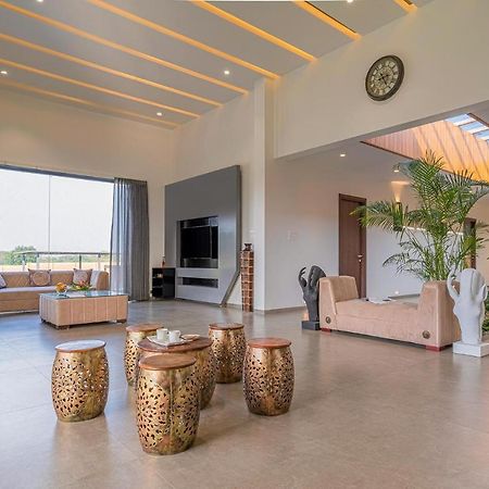 Stayvista'S Le Bon Horizon - Hillside Elegance With Chic Interiors, Poolside Serenity & Picturesque Gazebo - Proximity To Sula Нашик Екстер'єр фото