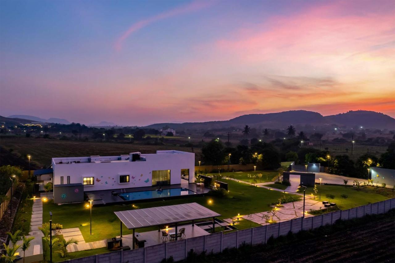 Stayvista'S Le Bon Horizon - Hillside Elegance With Chic Interiors, Poolside Serenity & Picturesque Gazebo - Proximity To Sula Нашик Екстер'єр фото