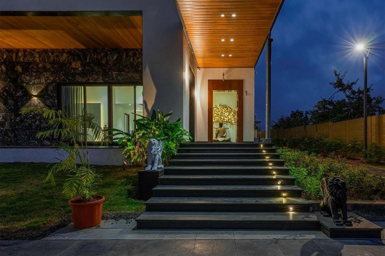 Stayvista'S Le Bon Horizon - Hillside Elegance With Chic Interiors, Poolside Serenity & Picturesque Gazebo - Proximity To Sula Нашик Екстер'єр фото