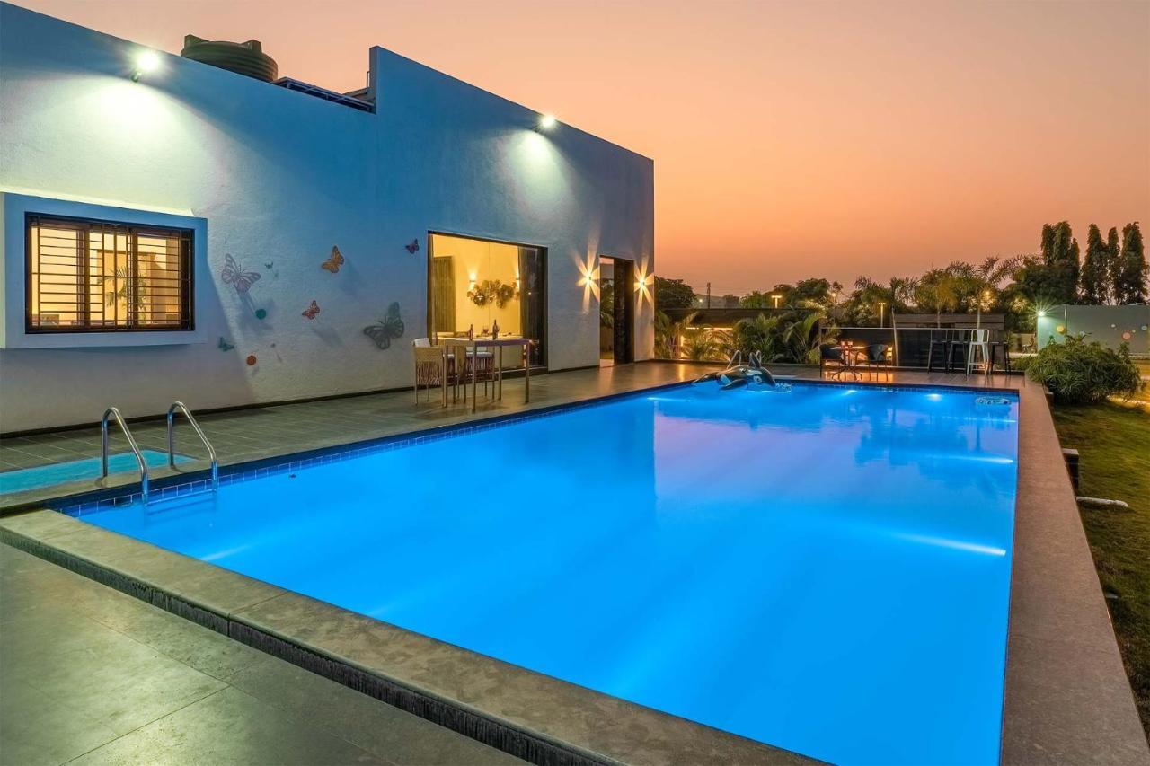 Stayvista'S Le Bon Horizon - Hillside Elegance With Chic Interiors, Poolside Serenity & Picturesque Gazebo - Proximity To Sula Нашик Екстер'єр фото