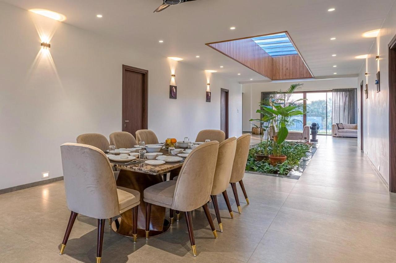 Stayvista'S Le Bon Horizon - Hillside Elegance With Chic Interiors, Poolside Serenity & Picturesque Gazebo - Proximity To Sula Нашик Екстер'єр фото