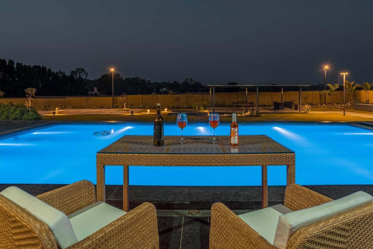 Stayvista'S Le Bon Horizon - Hillside Elegance With Chic Interiors, Poolside Serenity & Picturesque Gazebo - Proximity To Sula Нашик Екстер'єр фото